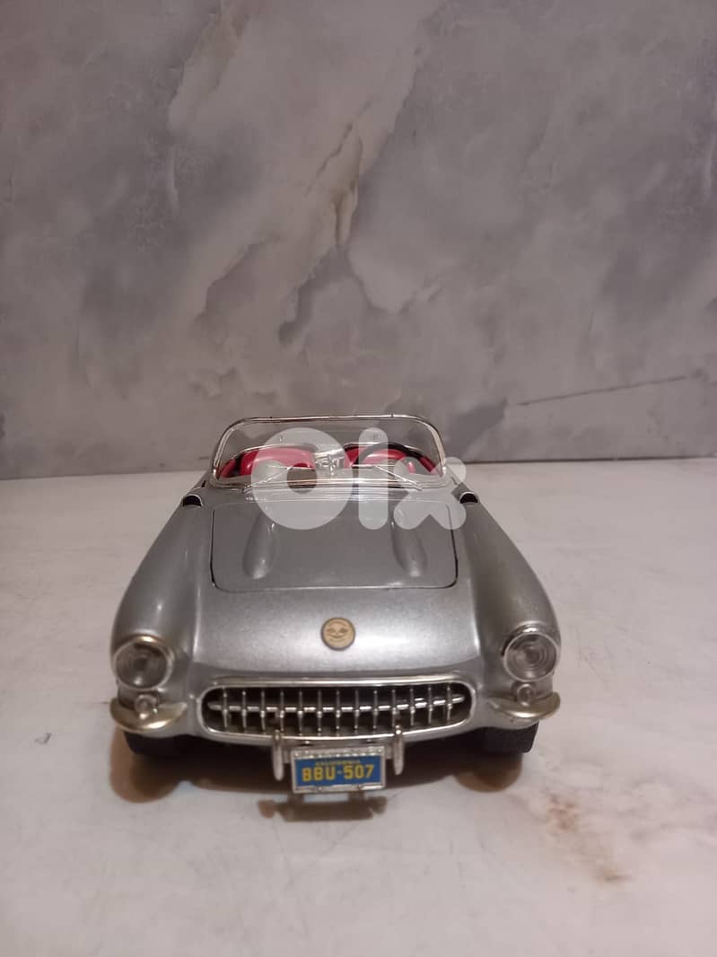 1957 Chevrolet Corvette diecast  1/18 Scale by Burago Italy 1