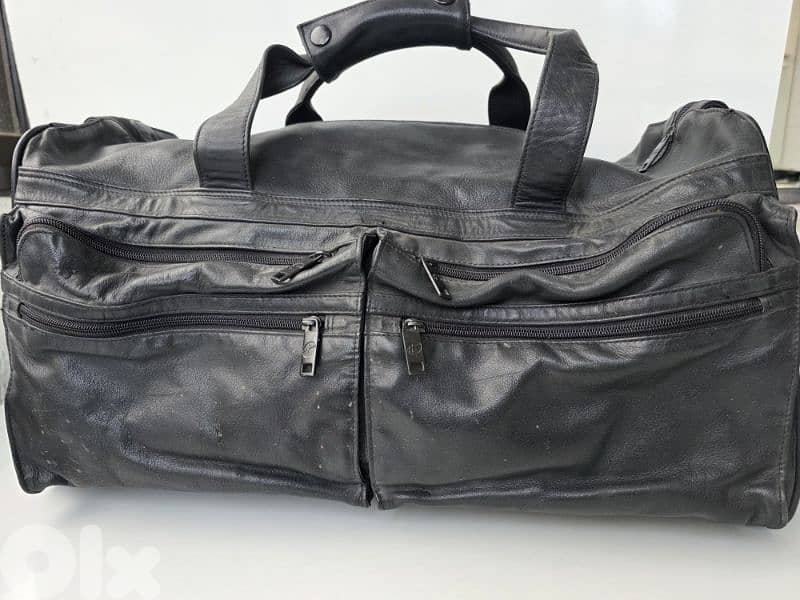 ​Rare Antique 1980, Duck Grain,  Leather Duffle, Gold Dragon 3