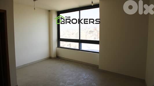 Office for sale in Mar Elias مكتب للبيع في مار الياس