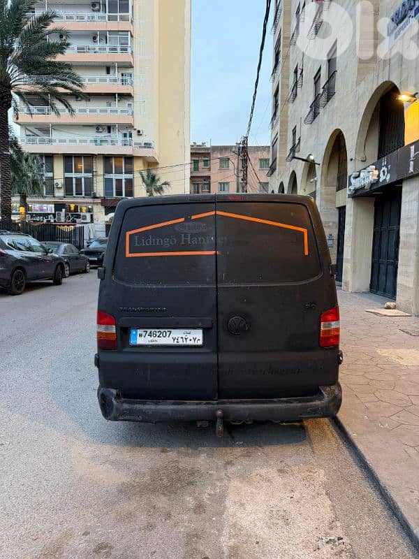 Van Volkswagen transporter T5 2005   فان فولسفاكن ترانسبورتر 2