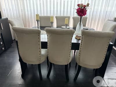 Full dining room