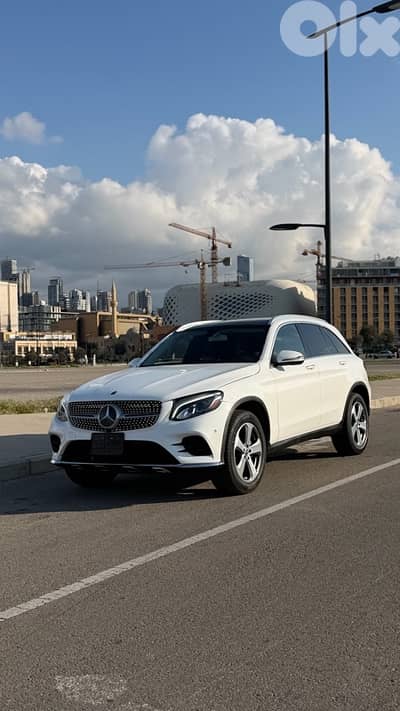 Mercedes-Benz GLC 300 4 matic 2019 full options super clean
