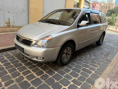 كيا سيدونا 2011