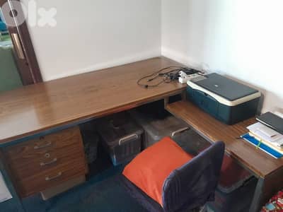 Desk wirh 3 drawers with chrome