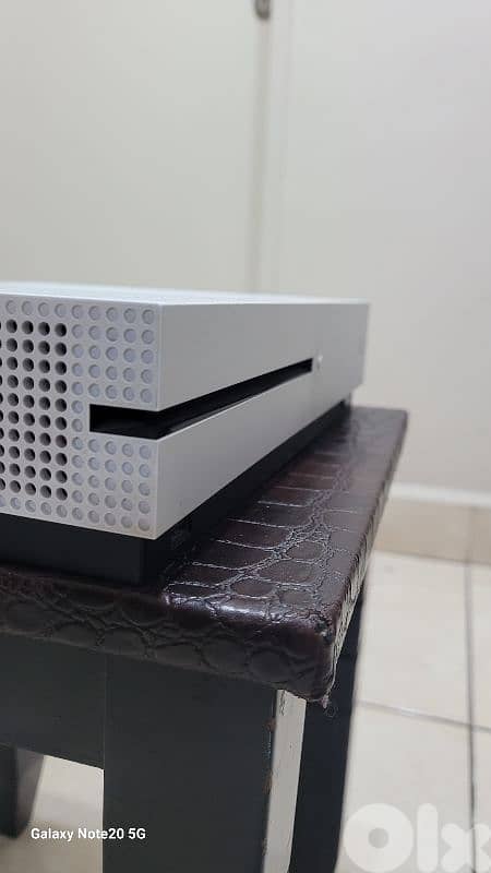 Xbox One S 1
