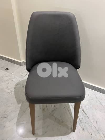 8 Dining Chairs