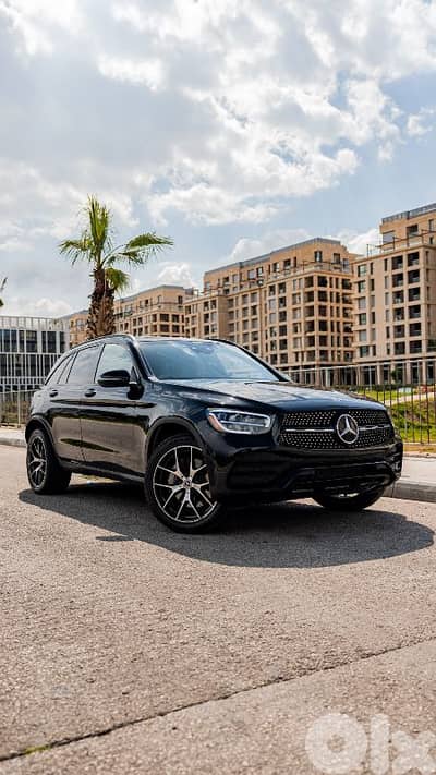 MERCEDES  GLC 300  AMG-LINE  2020 CLEAN CARFAX HISTORY