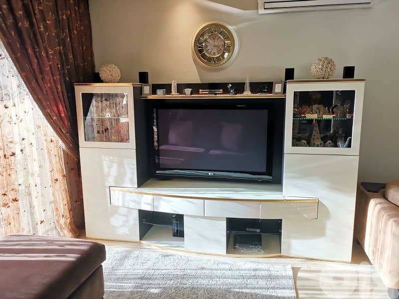 تلفزيون LG 50 Inch بحالة ممتازة  شاشة كبيرة 2