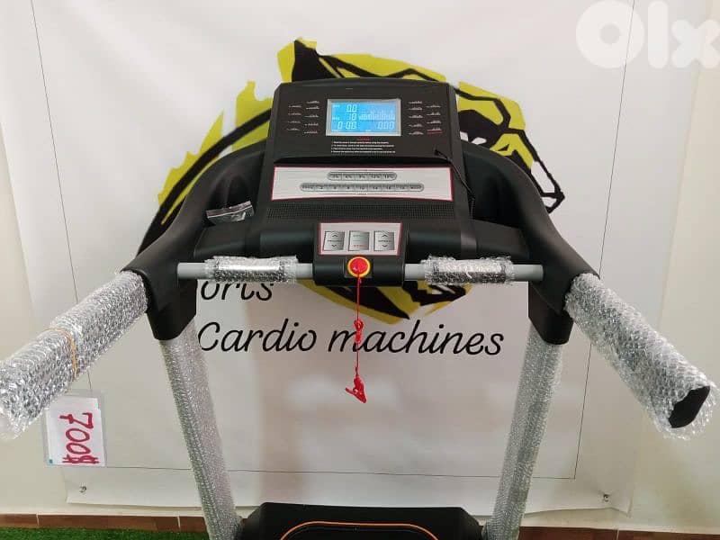 treadmill sports 4hp motor and automatic incline 3