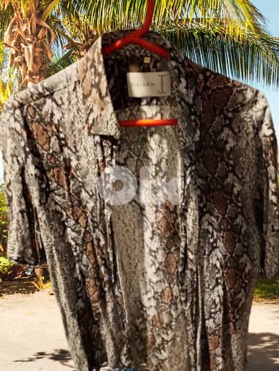 Leopard T-shirt.