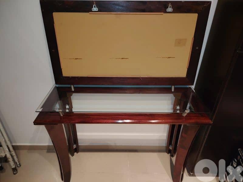 console for corridor 3