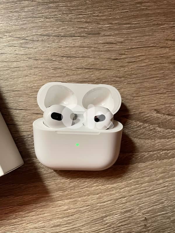 Original apple AirPods 3 with magsafe case 3