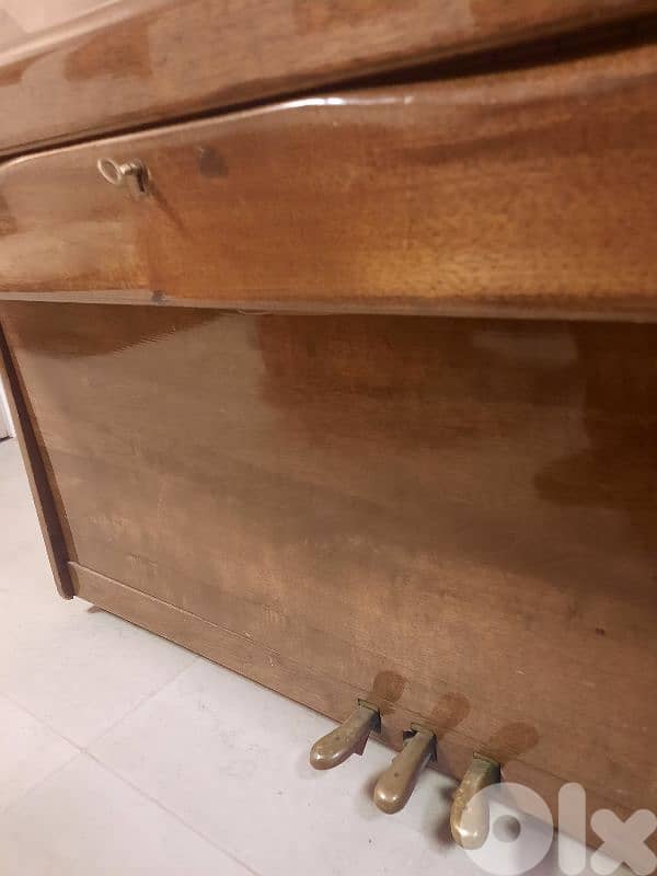 Vintage Piano 4