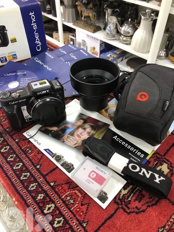 Vintage Sony Cyber-Shot Camera 8