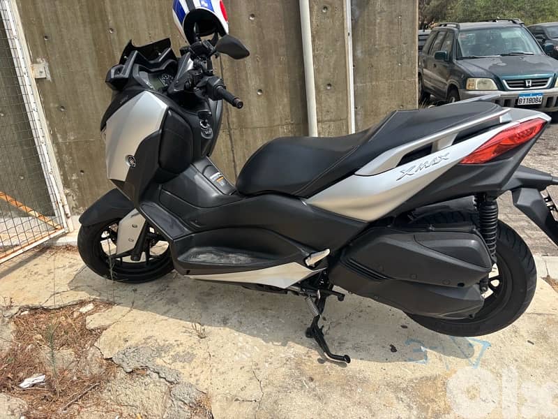 xmax 2023 300cc 1