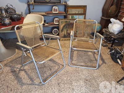 2 vintage foldable chairs