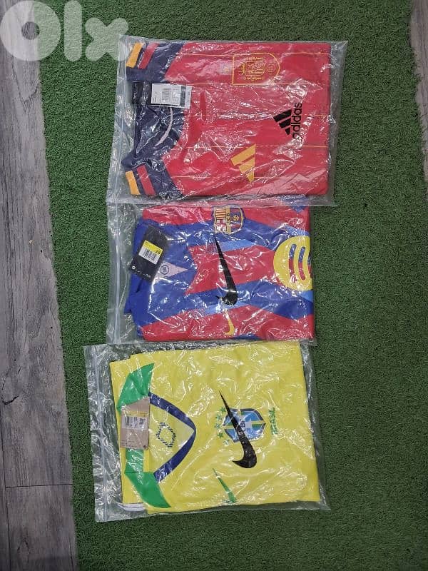 ثياب فوتبول طقم فوتبول كرة قدم football 5