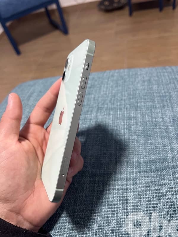 iPhone 12 3