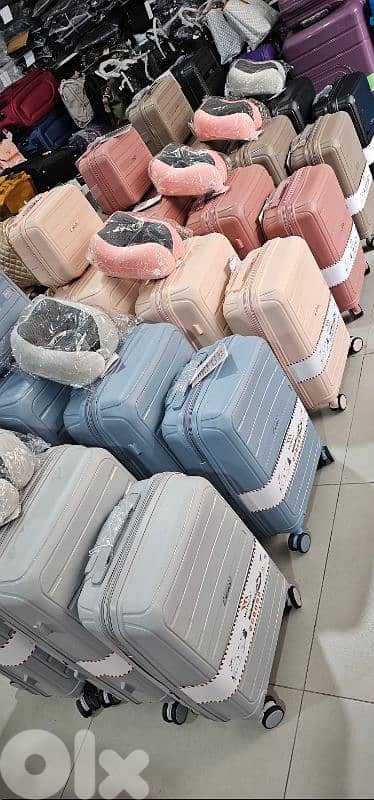 8I-539225 at 50% OFF set 4 bags + GIFT suitcase luggage unbreakable