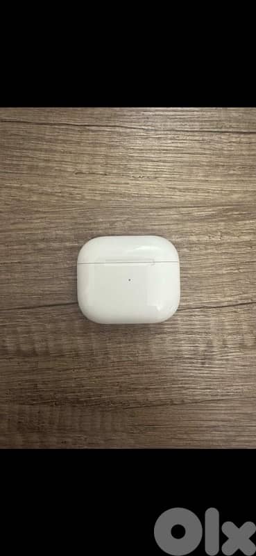 AirPods Pro 2 charging case only ( Apple Store ) 3