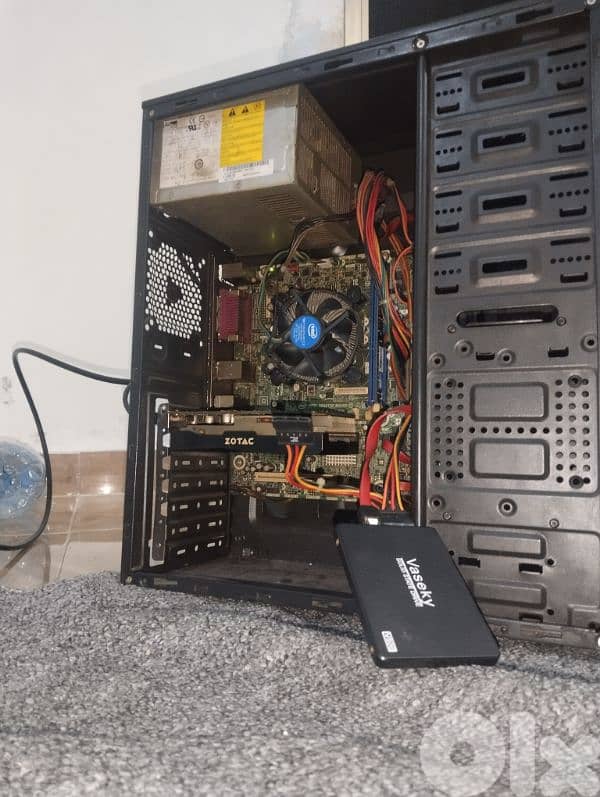 computer case and parts for sale 1