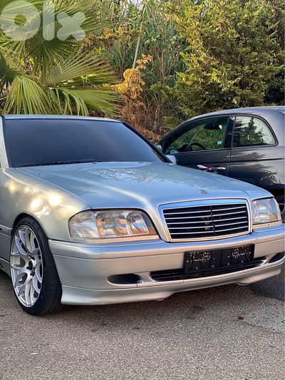 Mercedes-Benz C230