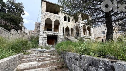 RWB362CA - Old house with land for sale in Lehfed Jbeil