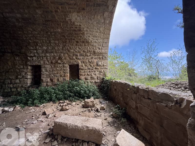 Land with Heritage Villa for sale in Aley أرض مع فيلا تراثية في عاليه 2