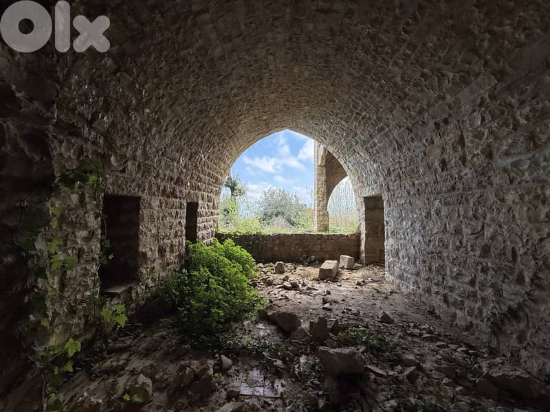 Land with Heritage Villa for sale in Aley أرض مع فيلا تراثية في عاليه 4