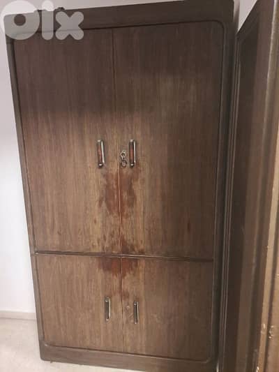 closet خزانة