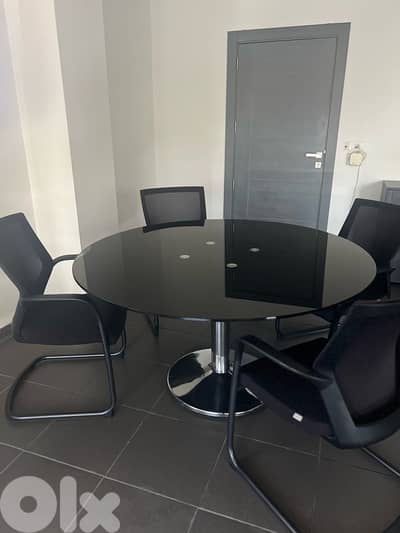 Round Table