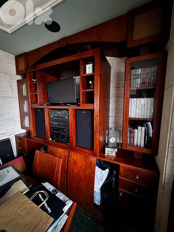 display cabinet 1