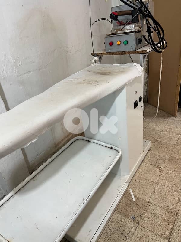 Industrial Steam Iron Table with Boiler طاولة كوي صناعية مع بويلر بخار 1