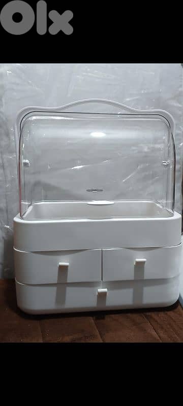 makeup and perfume storage box 1