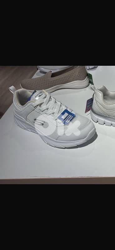 skechers size 37