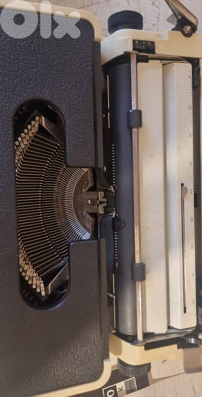 manual typewriter 3