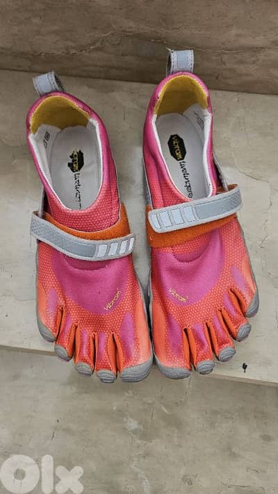 barefoot