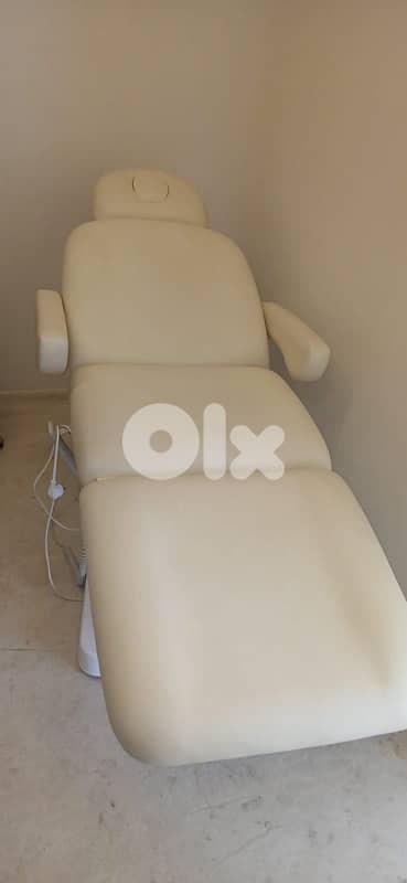 3 motors chair
