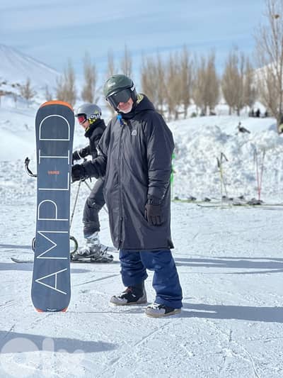 Snowboard Amplid 163cm Light Weight Technology + Snow boots Deeluxe