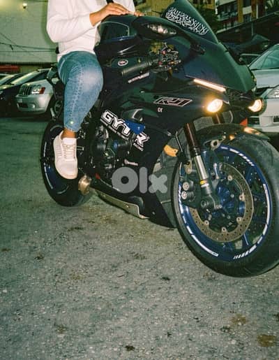 R1 full look M