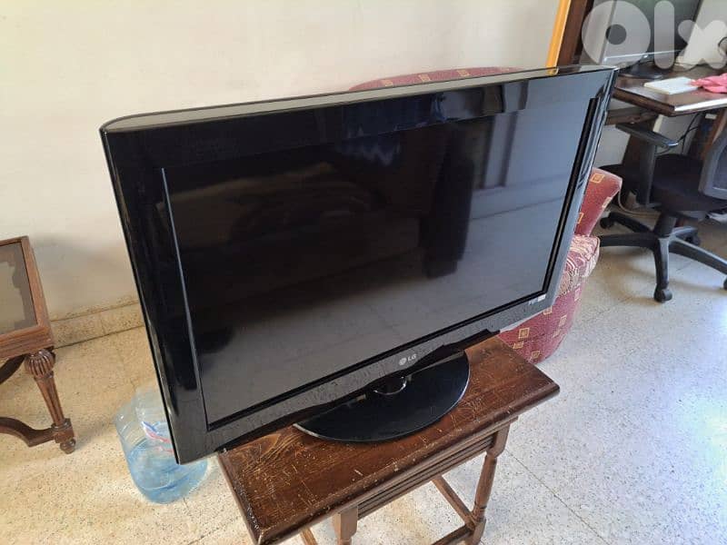 LG 32" تلفيزيون لج ٣٢ 3