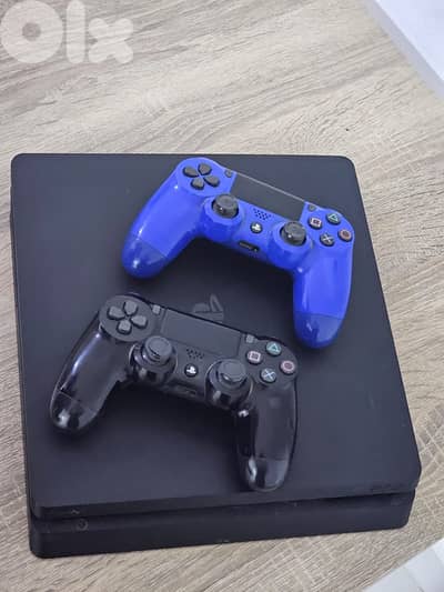 PS4 slim 500gb+2 original controllers