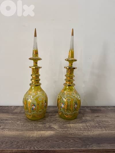 pair of karrafet