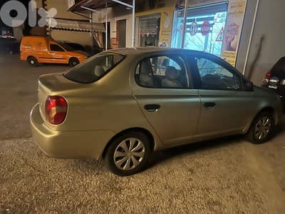 Toyota Echo 2001