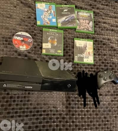 Xbox 1 used good price with accesories