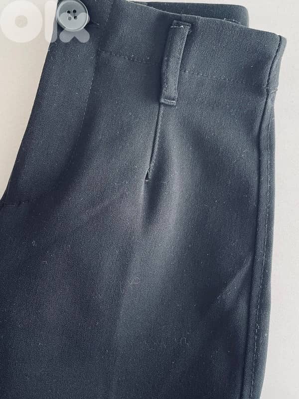 black pants 1
