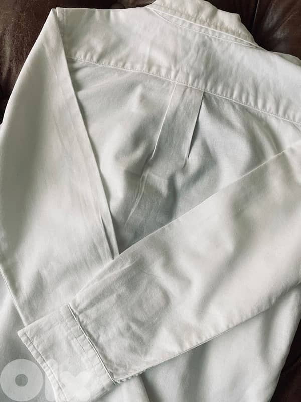white shirt 2