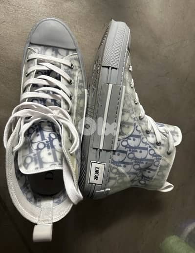 Dior B23