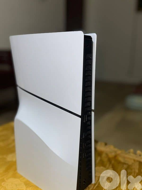 ps5 slim 4