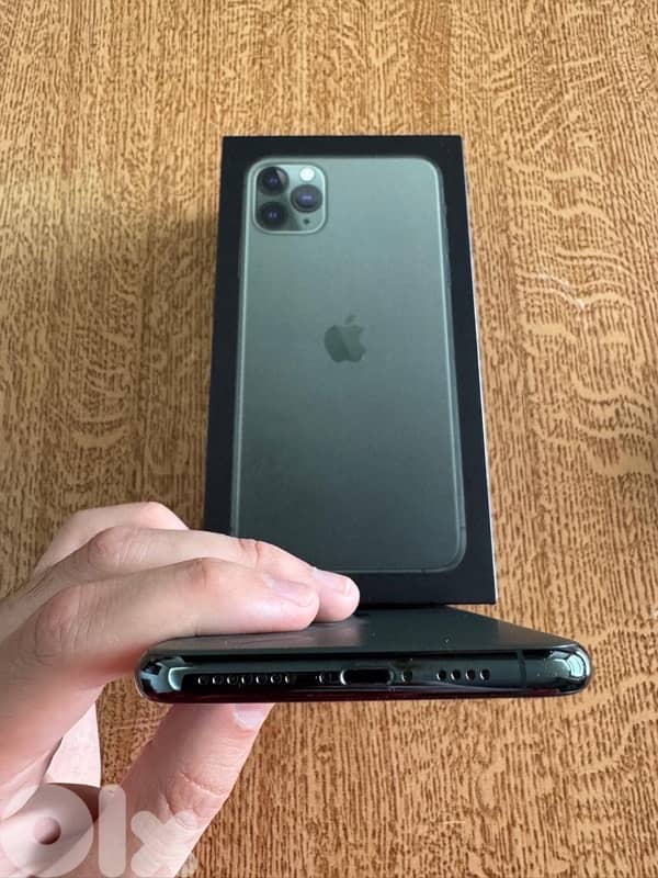 iPhone 11 Pro Max 256gb 7